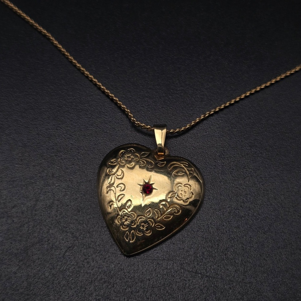 Avon Red Rhinestone Heart Necklace Gold Tone Vintage Costume Jewelry
